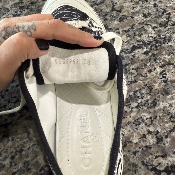 CHANEL Weekender Sneaker - Picture 6 of 10